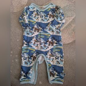 Playful Snow Adventure Footie